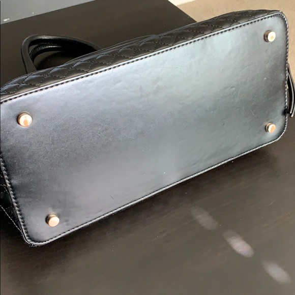 GUESS Purse - Picture 4 of 6